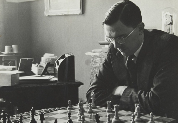 Botvinnik Challenges Alekhine to World Chess Championship Match