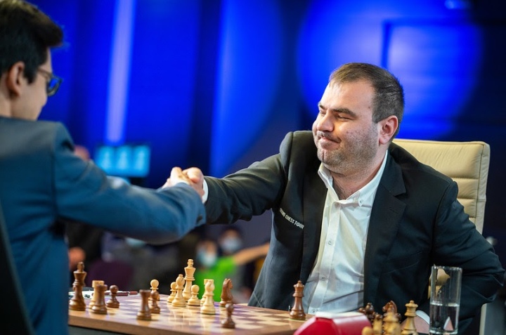 Caruana and Mamedyarov Battle for the Lead in Round 10