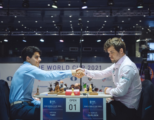 GM SUPI vence MAGNUS CARLSEN 