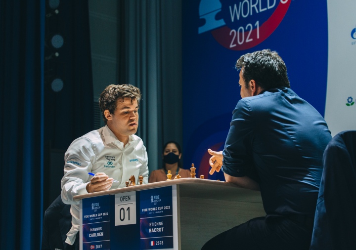 Near-flawless Carlsen takes lead over Duda in Charity Cup final