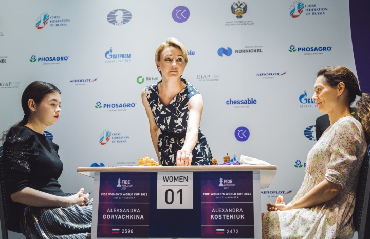 CHESS NEWS BLOG: : Chess Ratings: Carlsen at record 2881,  Kosteniuk No. 1 on Russian Women's List