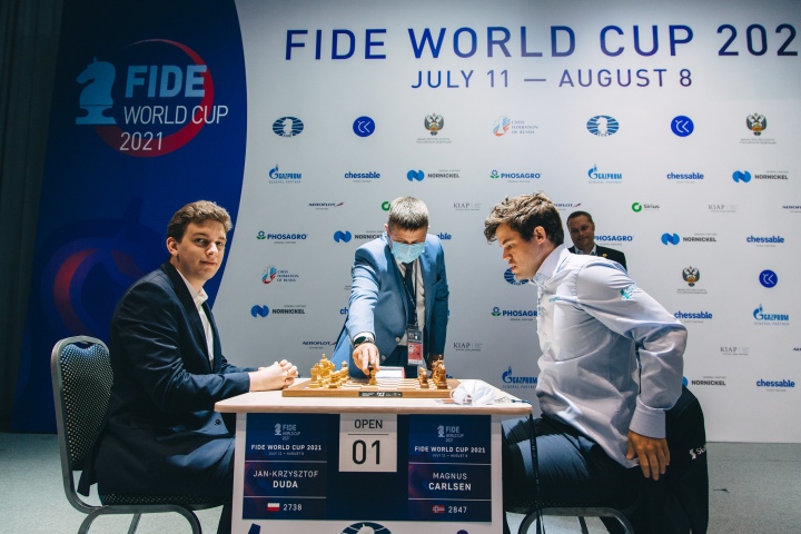 Near-flawless Carlsen takes lead over Duda in Charity Cup final