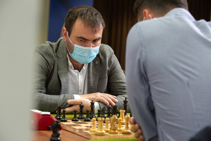 Caruana and Mamedyarov Battle for the Lead in Round 10