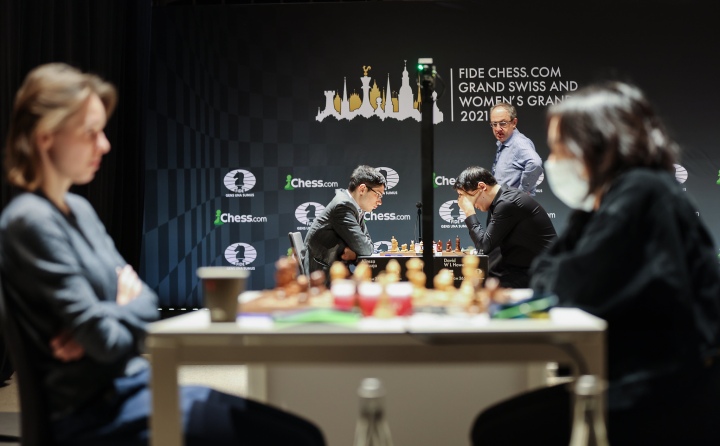 FIDE  Grand Swiss R7: Firouzja Back In Sole Lead 