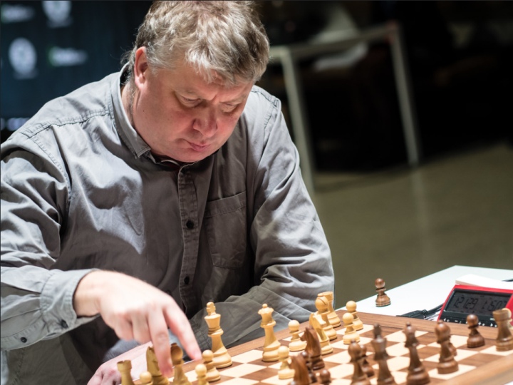 Gunpowder fireworks in Round 9 of FIDE Grand Swiss - Schach-Ticker