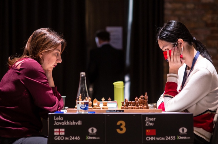 Gunpowder fireworks in Round 9 of FIDE Grand Swiss - Schach-Ticker