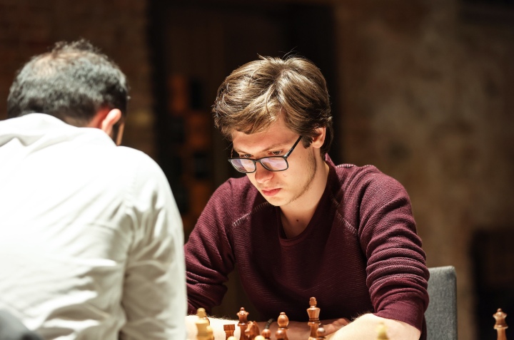 World Chess Cup: Armenia's Aronian beats Russia's Daniil Dubov