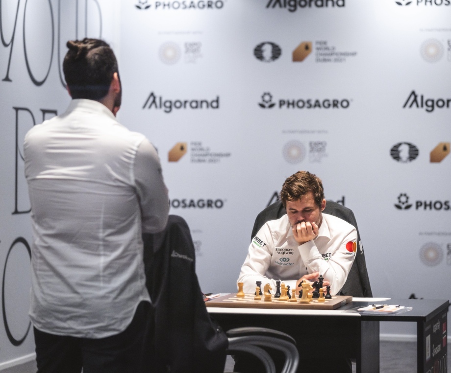 World Chess Championship: Ian Nepomniachtchi's glare, Magnus