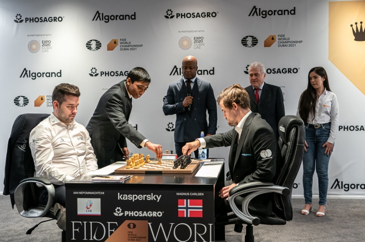 Carlsen, Giri & Nepo play FIDE World Corporate Championship