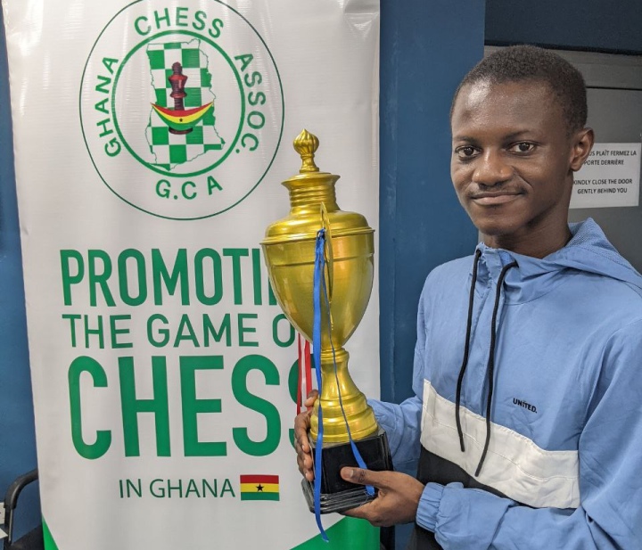 22BET Ghana - ❓GUESS WHO❓ - ⚽️The only player in the UEFA Champions League have won the trophy with three clubs – once with Ajax, in 1995, once with Real Madrid, in