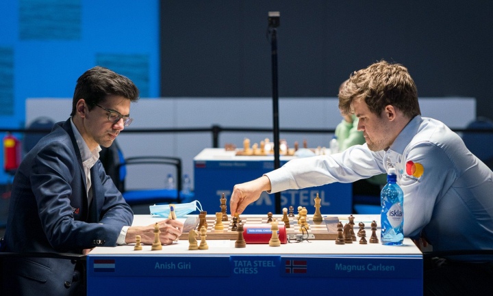 Magnus Carlsen Queen Sacrifice against Anish Giri