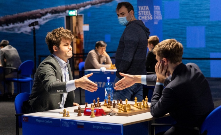 Magnus Carlsen stays king of chess after winning his fifth world