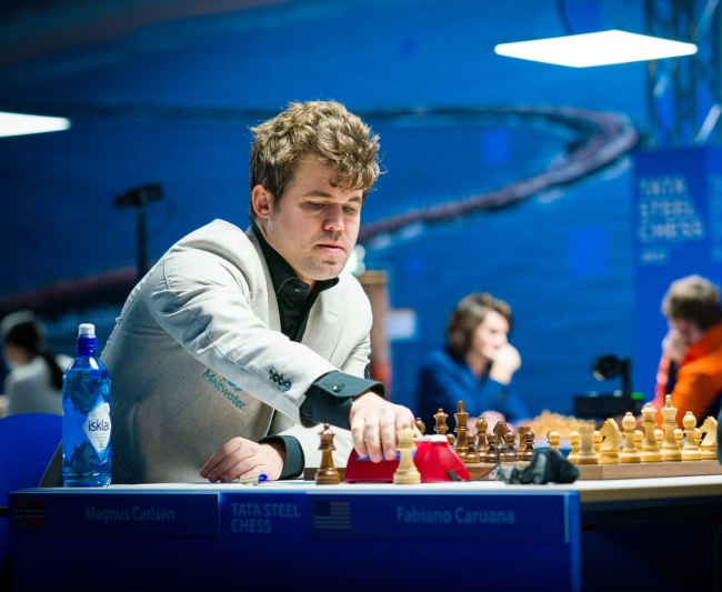 Tata Steel - R8: Carlsen supera Caruana em um dia de muitas vitórias 