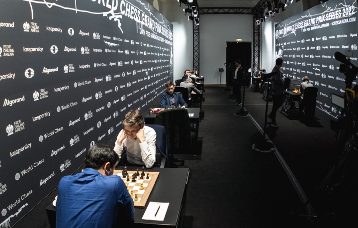 Berlin GP: Dubov escapes