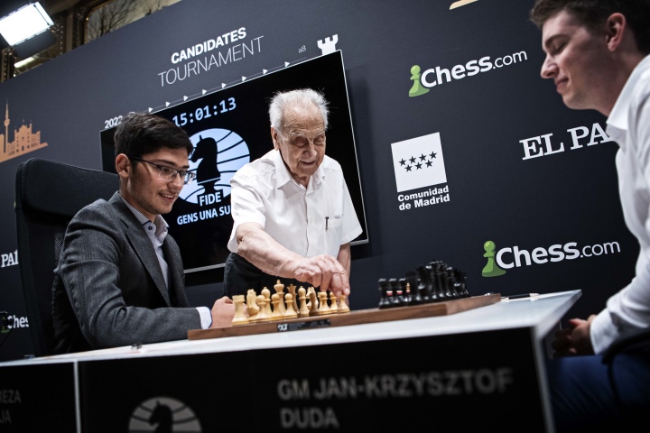 Standings Results FIDE Candidates Tournament 2022 - Round 1 - with  Firouzja, Duda and Nakamura! 