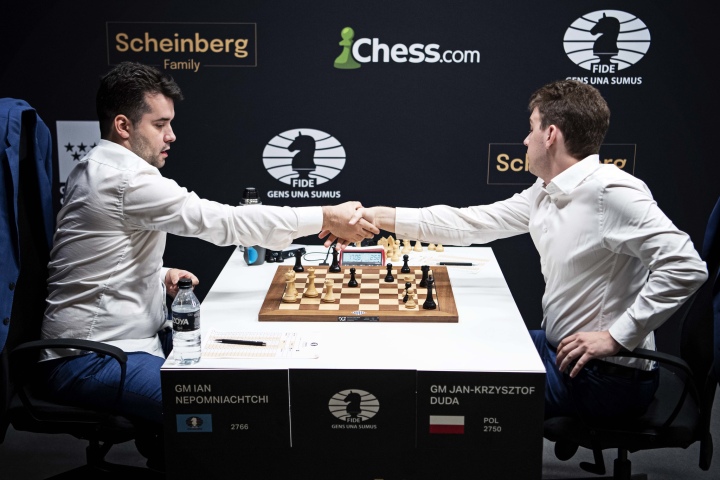 Caruana and Nepomniachtchi lead the 2022 Candidates Tournament