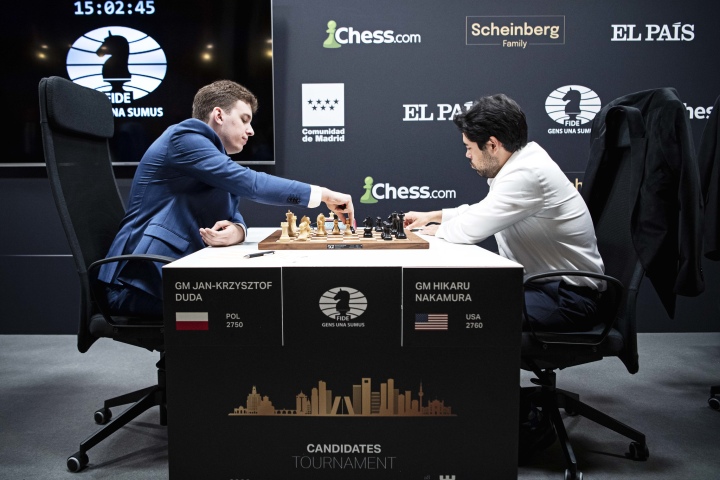 Caruana leads Grunge Candidates Tournament