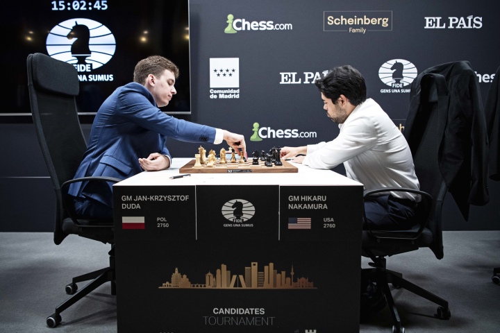 2022 Candidates, Round 7: Nepomniachtchi and Caruana in a league