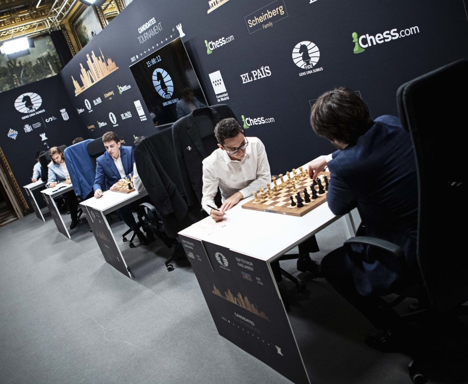 Caruana leads Grunge Candidates Tournament