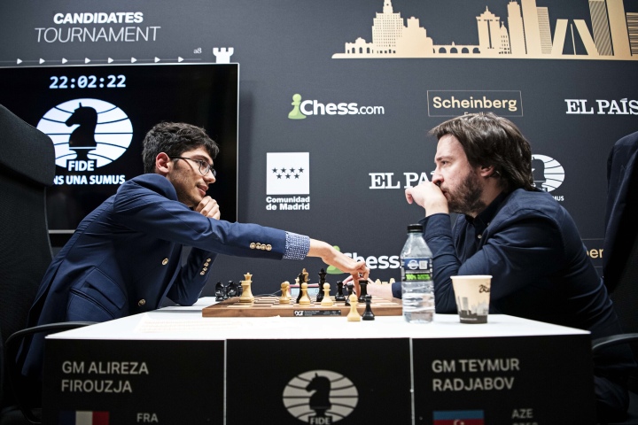 2022 Candidates, Round 8: Nakamura stages a major upset