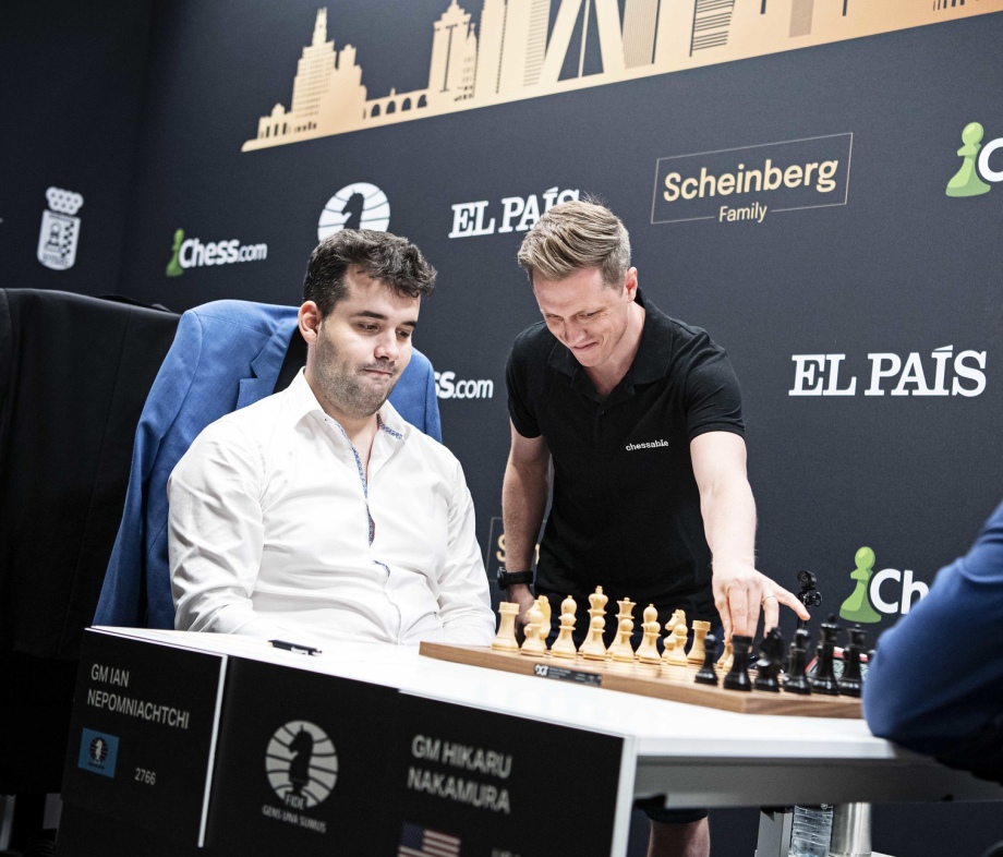 Caruana and Nepomniachtchi Win to Begin 2022 Candidates