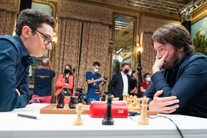 Campeonato Mundial da FIDE: Nepomniachtchi impressiona sob pressão e empata  a 1ª partida 