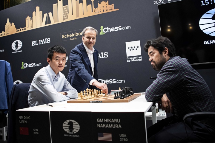 Ian Nepomniachtchi and Nakamura won, to set up finals! It's @gmhikaru vs  @lachesisq in the finals of Fischer Random. 📸 @davidllada…