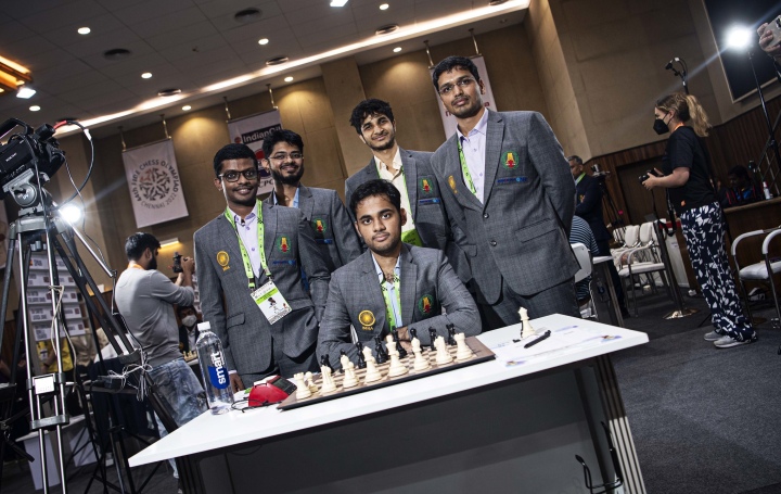 International Chess Federation on X: 16-year-old Indian star Gukesh D wins  his 5th game in a row, this time against Alexei Shirov! Gukesh was one of  the torchbearers during the opening ceremony