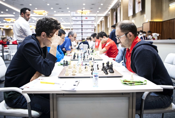 Chennai R8: Armenia leads, Gukesh beats Caruana