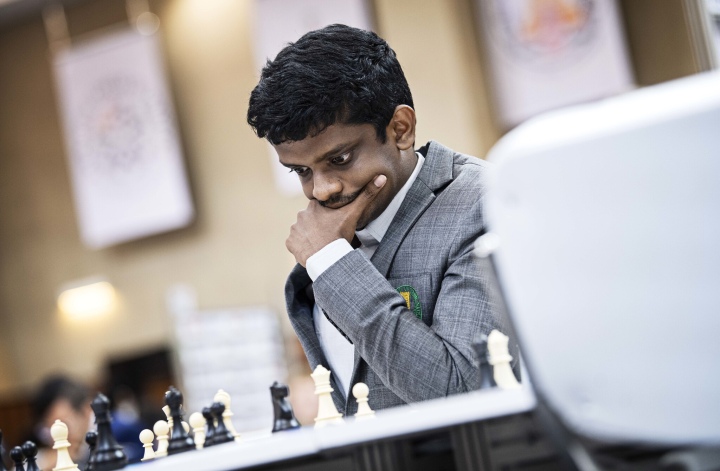 Chennai R8: Armenia leads, Gukesh beats Caruana