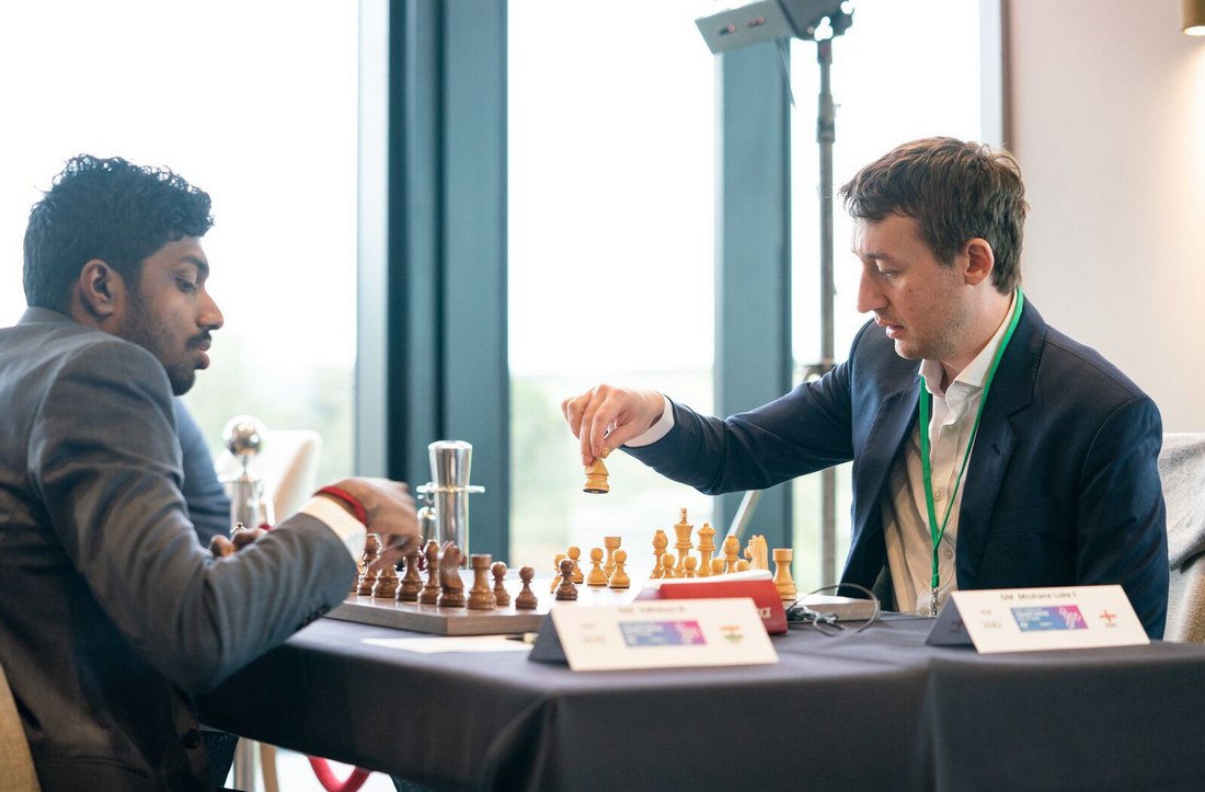 Grand Swiss 10: Caruana and Wang Hao lead