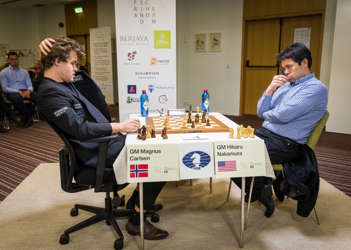 Fans cheer, Wesley So reacts after losing to Magnus Carlsen in Champions  Chess Tour finals