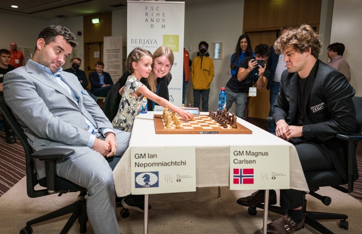Magnus Carlsen, right, and Wesley So meet in the first final of FIDE World  Fischer Random