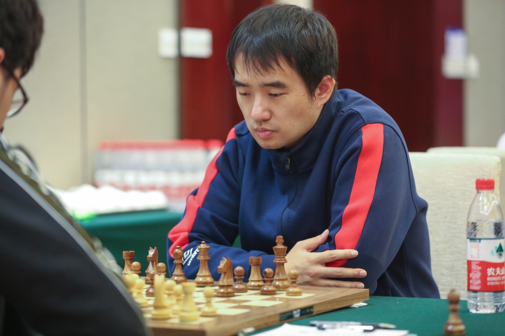 Lu, Shanglei is leading after 10 rounds of the Chinese Chess