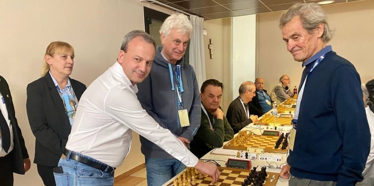 International Chess Federation on X: England triumphed in both 50+ and 65+  sections in the FIDE World Senior Team Championships that finished today in  Acqui Terme, Italy.👏 50+ 🥇 England 1 🥈