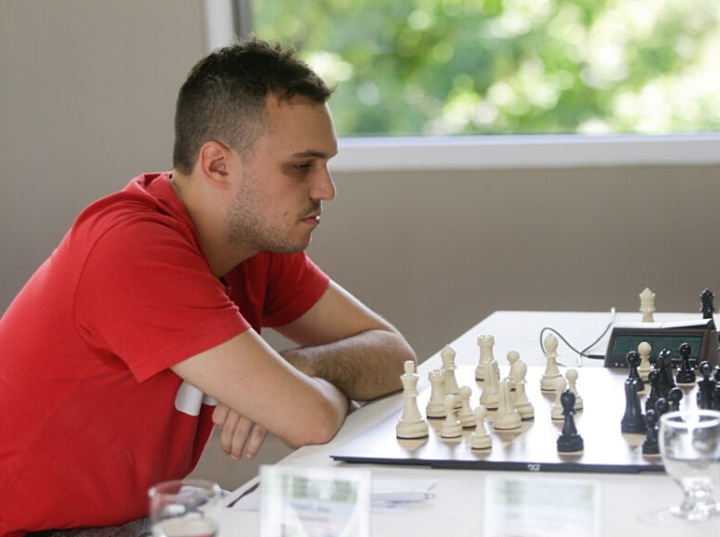 The chess games of Sandro Mareco