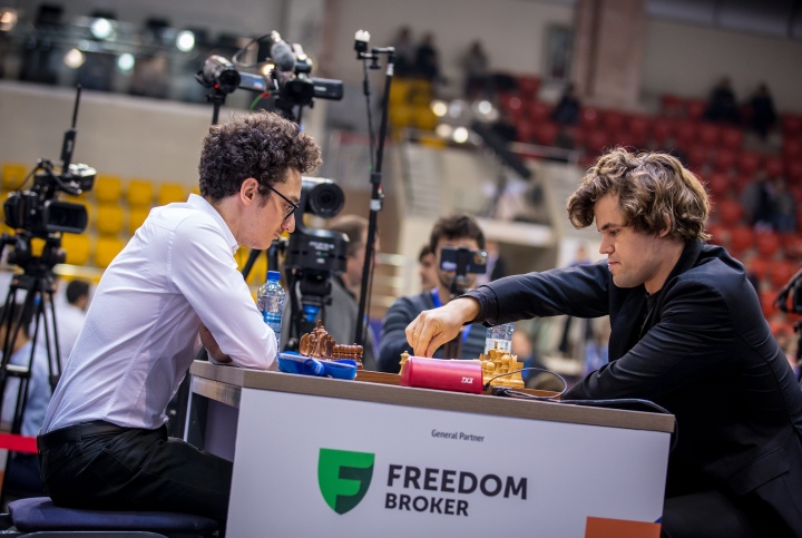 Carlsen Rises With 3 Rounds Left 