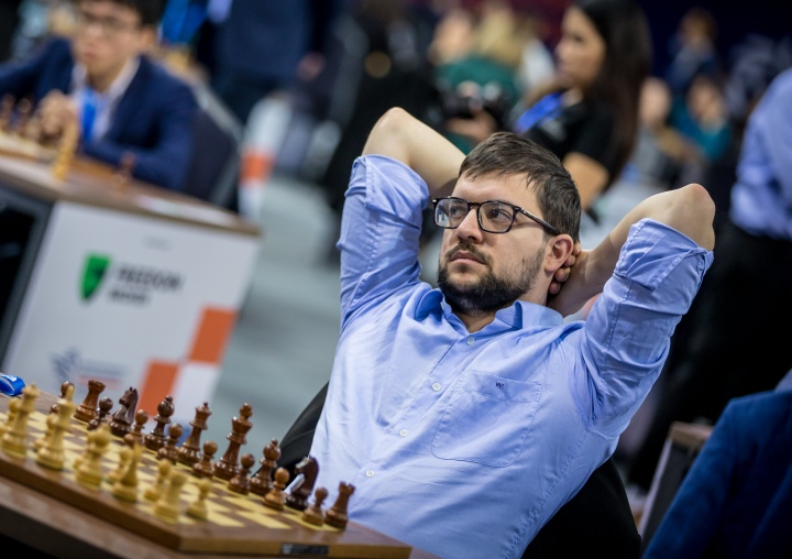 Hikaru Nakamura and Richard Rapport after the first semi-final of