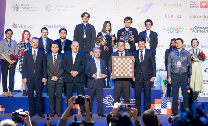 Carlsen venceu o Campeonato Mundial de Blitz e Assaubayeva