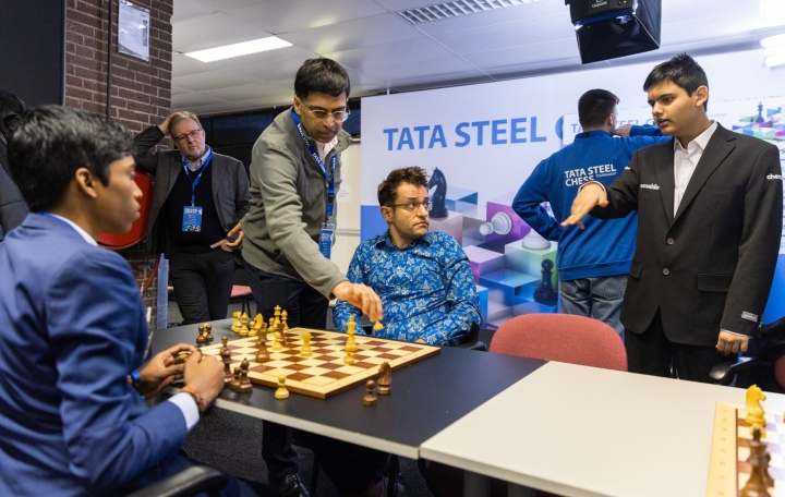 Carlsen joins the leaders after beating Keymer in round 2 of Tata Steel  Chess