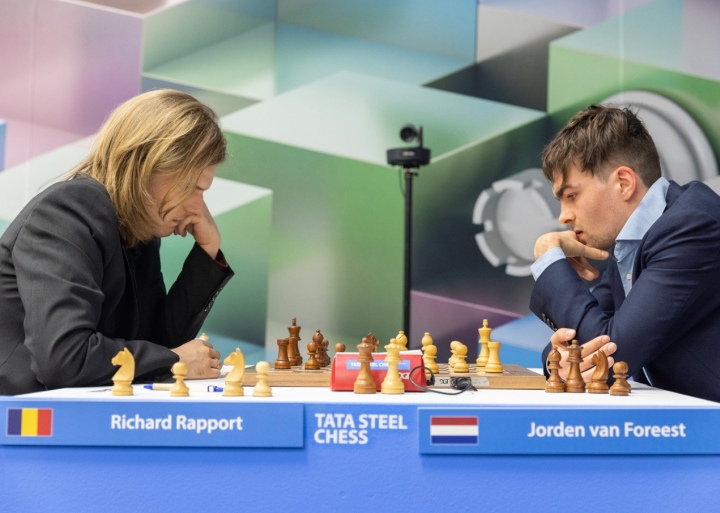 Both Carlsen and Ding defeated  Round 4 - Tata Steel Chess