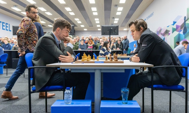 Abdusattorov beats Carlsen to lead Tata Steel Masters alone on 4/5