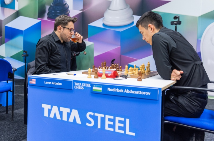 Abdusattorov leads by a point after 7 rounds of the Tata Steel