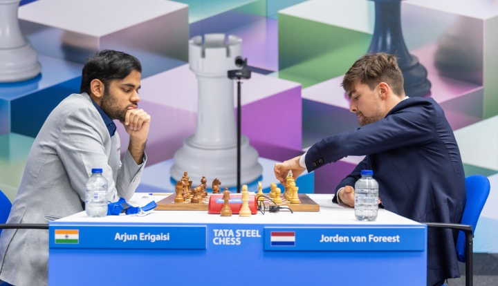 Abdusattorov beats Carlsen to lead Tata Steel Masters alone on 4/5