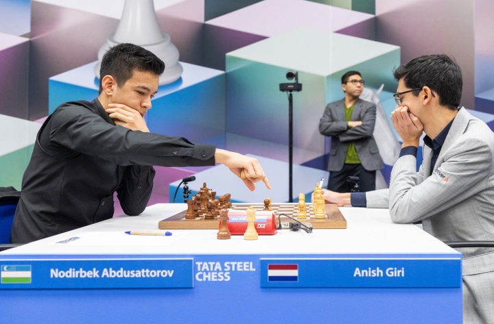 Abdusattorov leads by a point after 7 rounds of the Tata Steel
