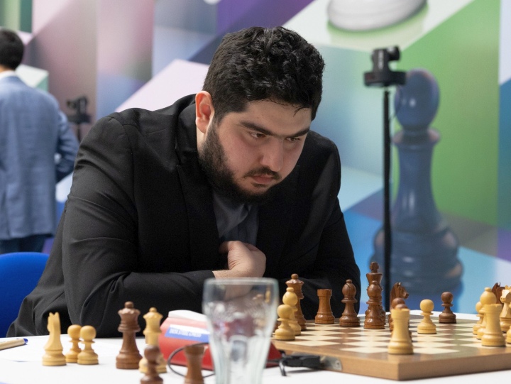 GM Erigaisi is on an astonishing 5 game winning streak in the Tata Steel  Challengers 2022, leading the tournament with 5.5/6 : r/chess