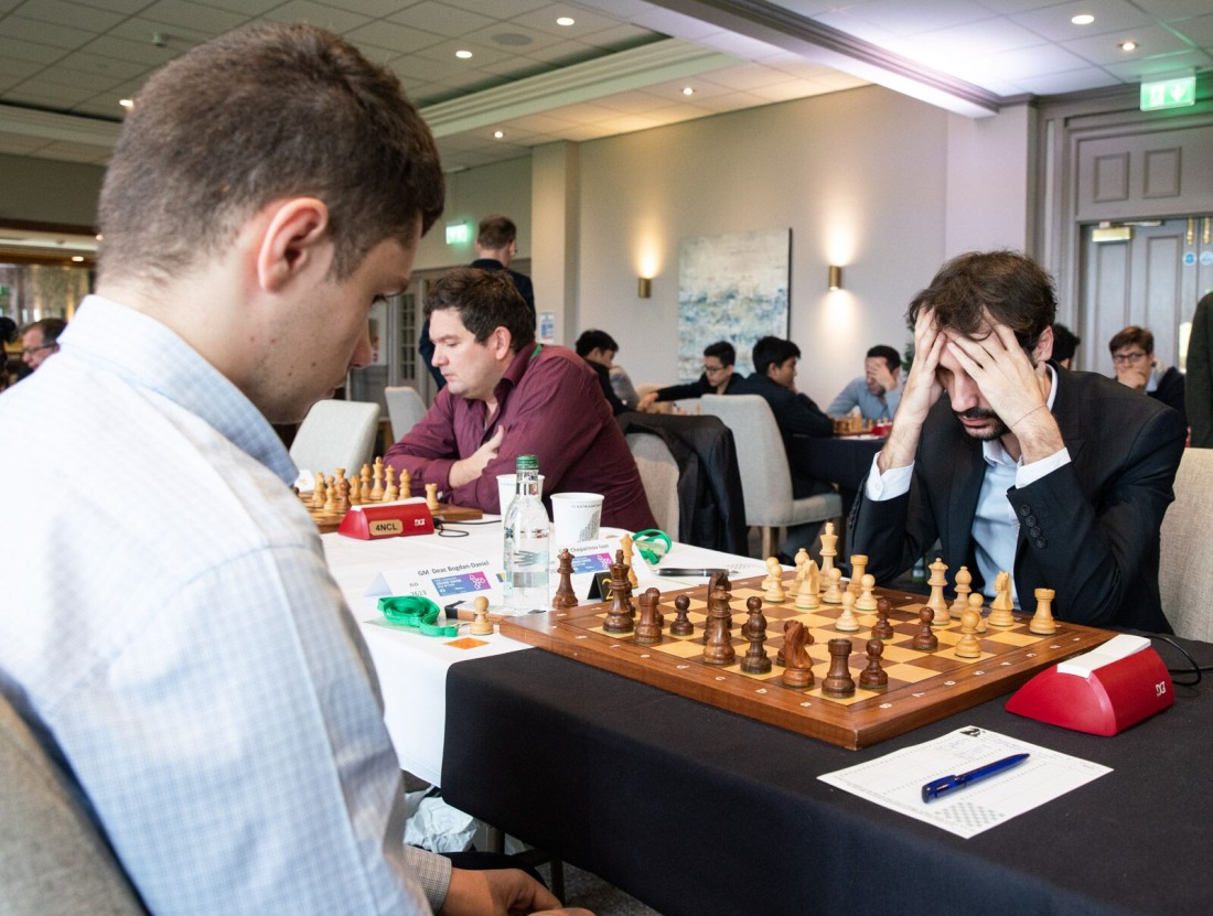 Grand Swiss 1: Anand falls, Carlsen on the edge