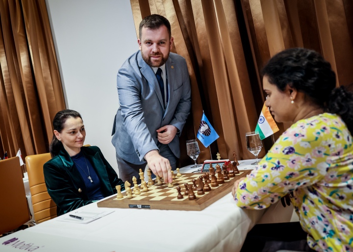 Tan Zhongyi produces surprise victory in women's world championship, Chess