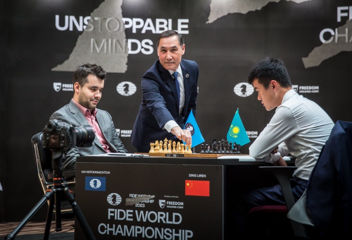 Nepomniachtchi Inches Closer To World Championship Title After 82-Move Draw  