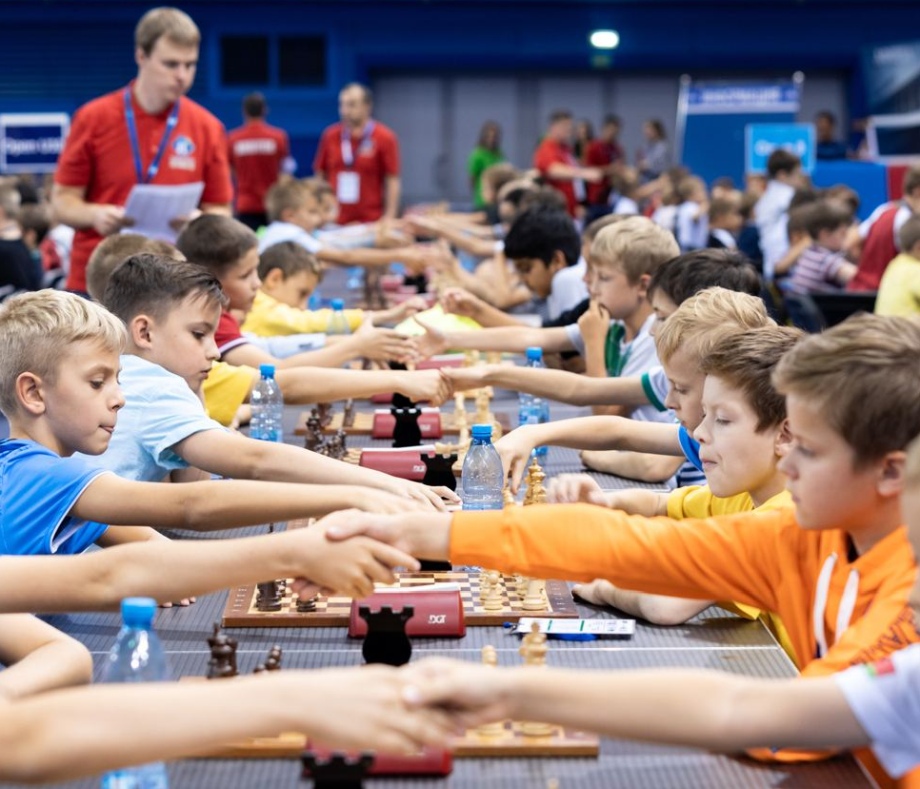 Schools world. Турнир по эволюции новый мир. Федерация шахмат Казахстана логотип. Чемпионат по производительности труда. Events at School.